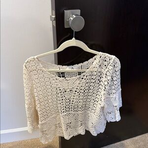 Chic Crochet Women's Blouse in Cream